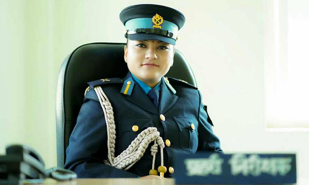 हनिट्र्याप प्रकरण: इन्स्पेक्टर बिनु शाहलाई अदालत पेस गरिँदै