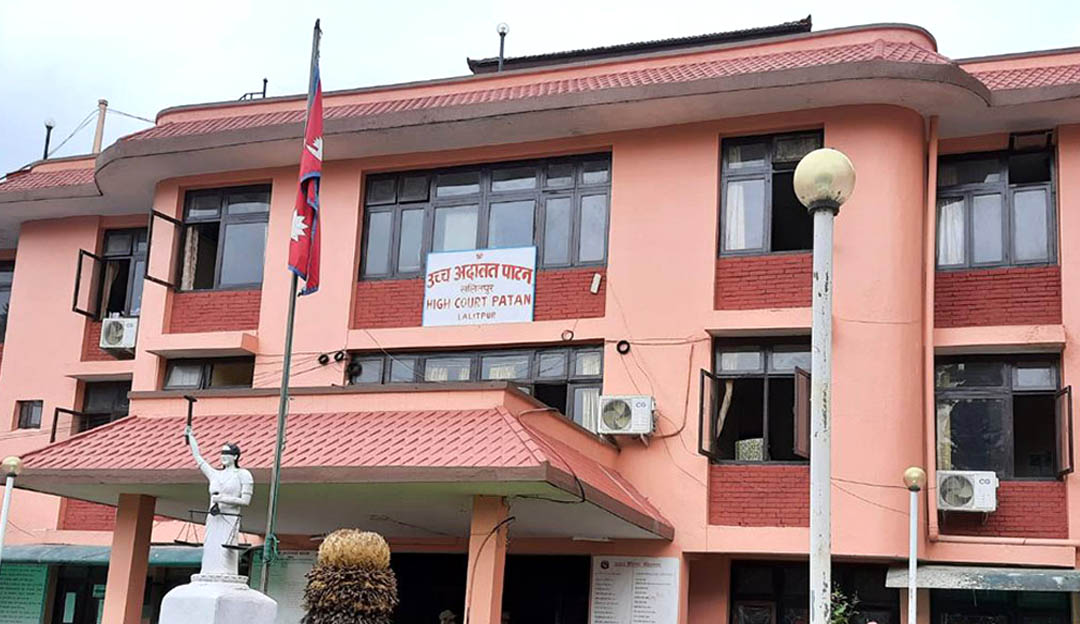 उपचारमा लापरबाही प्रकरणः विरोधमा उत्रिएका तिवारीलाई ७ दिनभित्र स्पष्टीकरण पेश गर्न उच्च अदालतको आदेश