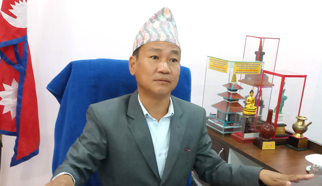 मेयर साम्पाङको स्वास्थ्य मन्त्रालयलाई पत्रः “नगरको जग्गा फिर्ता गरिदिनुहोस्”