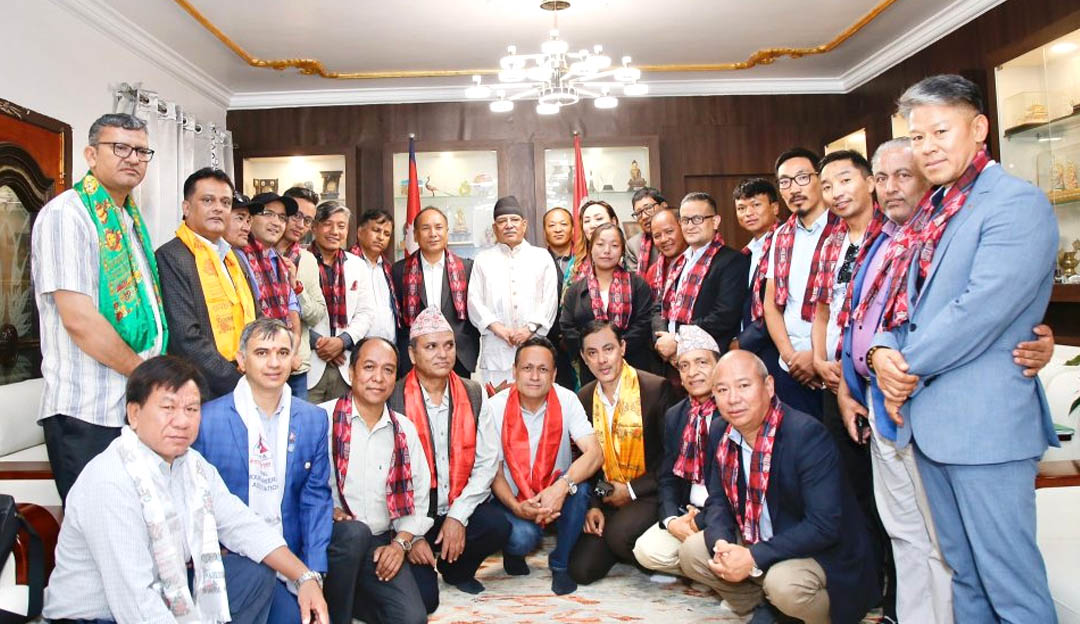 एनएमएलाई बधाई दिँदै प्रचण्ड: पर्वतीय पर्यटन प्रवर्द्धनमा सक्रिय रहने प्रतिबद्धता