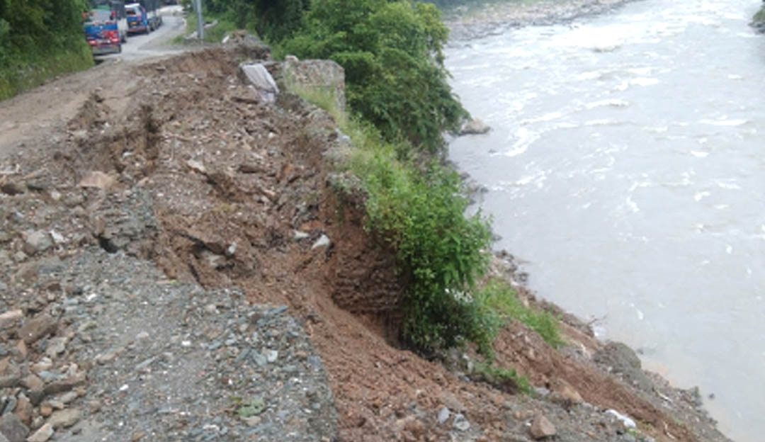 रामेछापको हलेदे सडक मर्मतपछि एकतर्फी यातायात सञ्चालनमा