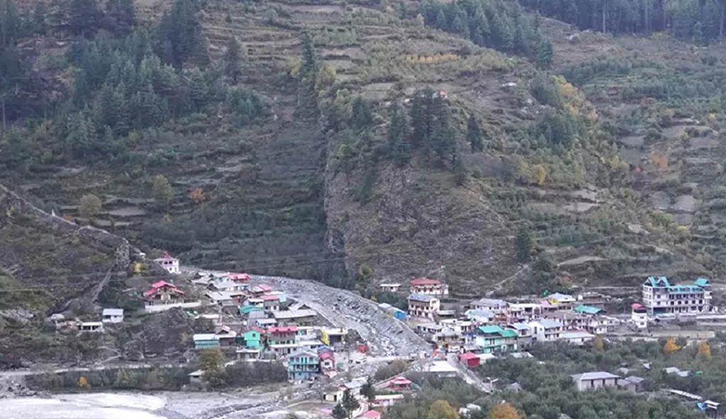 उत्तराखण्ड बाढी : हराइएकाहरूको खोजीमा सेना, स्निफर कुकुर र ड्रोन परिचालन