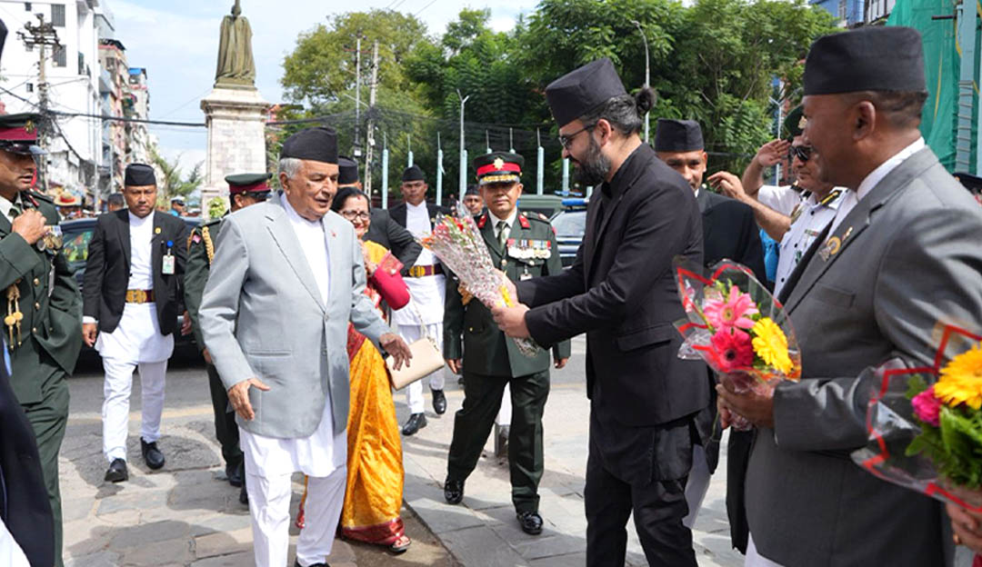 इन्द्रजात्रामा बालेनको उपस्थितिः राष्ट्रपतिलाई आफैँले गरे स्वागत, प्रधानमन्त्रीलाई गुरागाइले