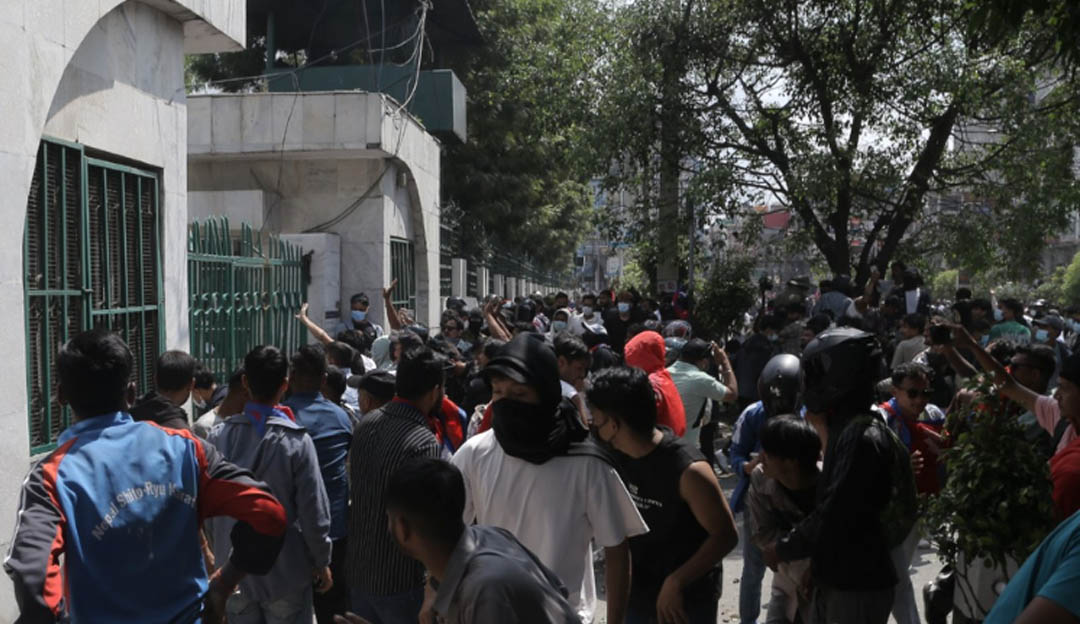 बानेश्वरमा झडप तीव्र, एकको मृत्यु पश्चात् स्थिति नियन्त्रणबाहिर