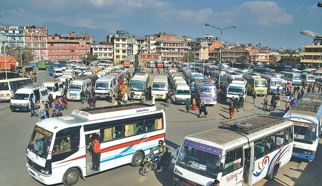 कर्फ्यु हटेपछि सार्वजनिक सवारी चल्न थाले, जनजीवन सामान्यतर्फ