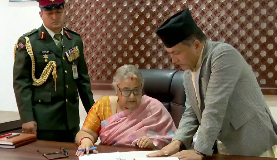 नवनियुक्त प्रधानमन्त्री सुशीला कार्कीले पदभार ग्रहण गरिन्