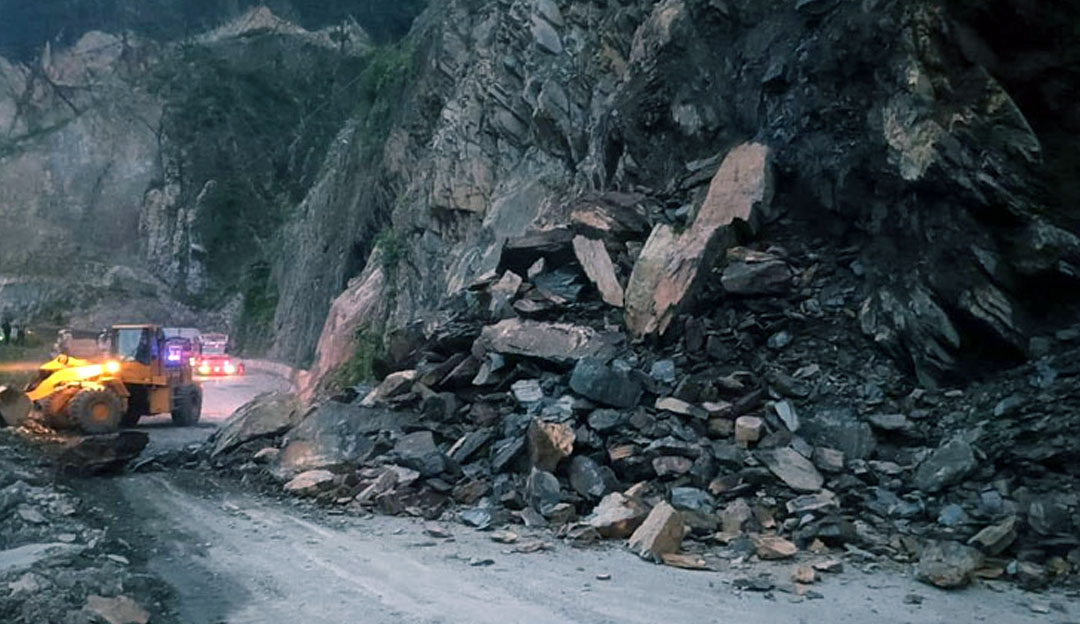 वर्षाको कारण देशभर ५ सडक खण्ड पूर्ण अवरुद्ध, ४ एकतर्फी सञ्चालन