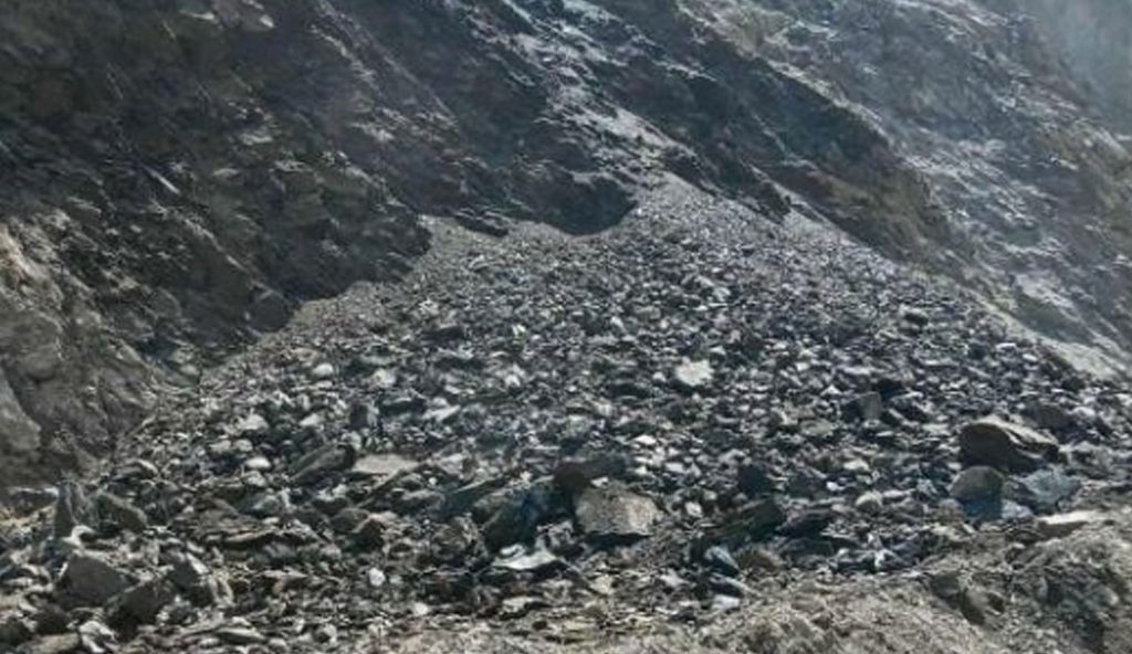 तुइन खोलामा फेरि पहिरो, नारायणगढ–मुग्लिन सडक बन्द