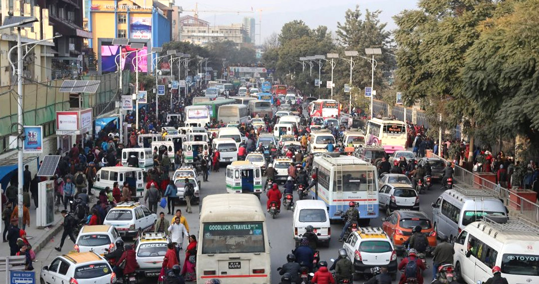 बढी भाडा लिए कारबाही हुने, यात्रुसँग नम्र व्यवहार गर्न व्यवसायीलाई निर्देशन